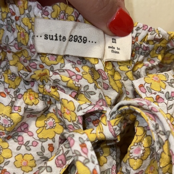 Ditsy Floral Cropped Puff Sleeve Smocked Top - Picture 4 of 5